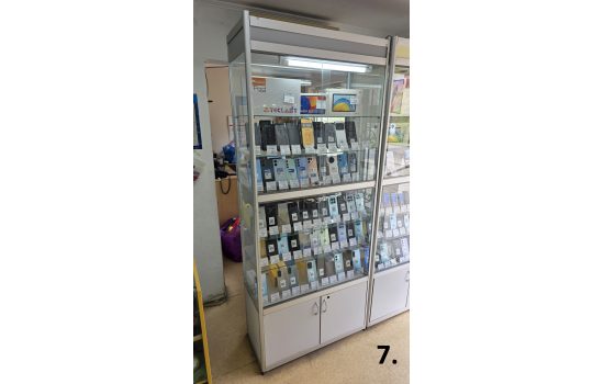 Торговое оборудование для магазина в хорошем состоянии